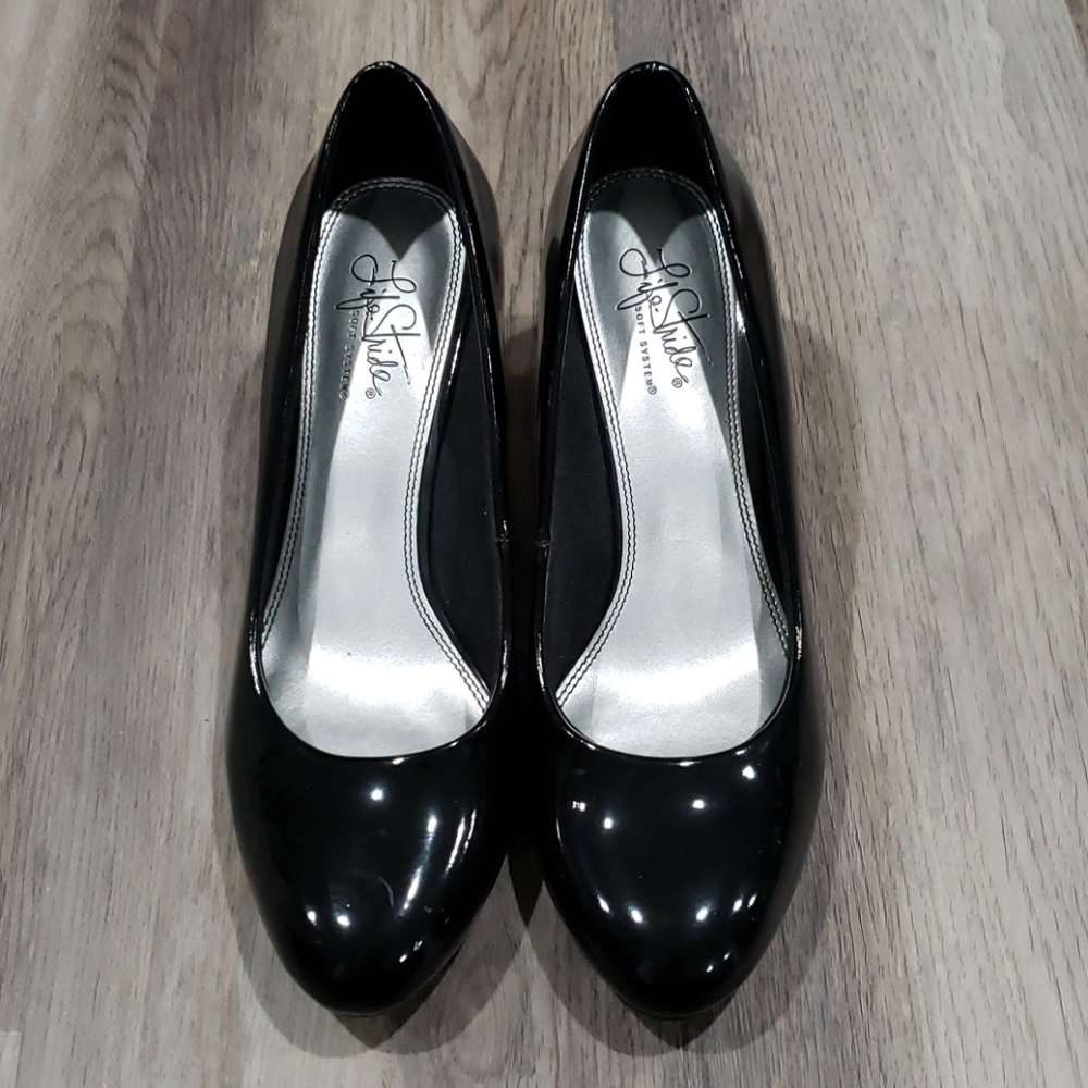 SUPER COMFORTABLE Heels